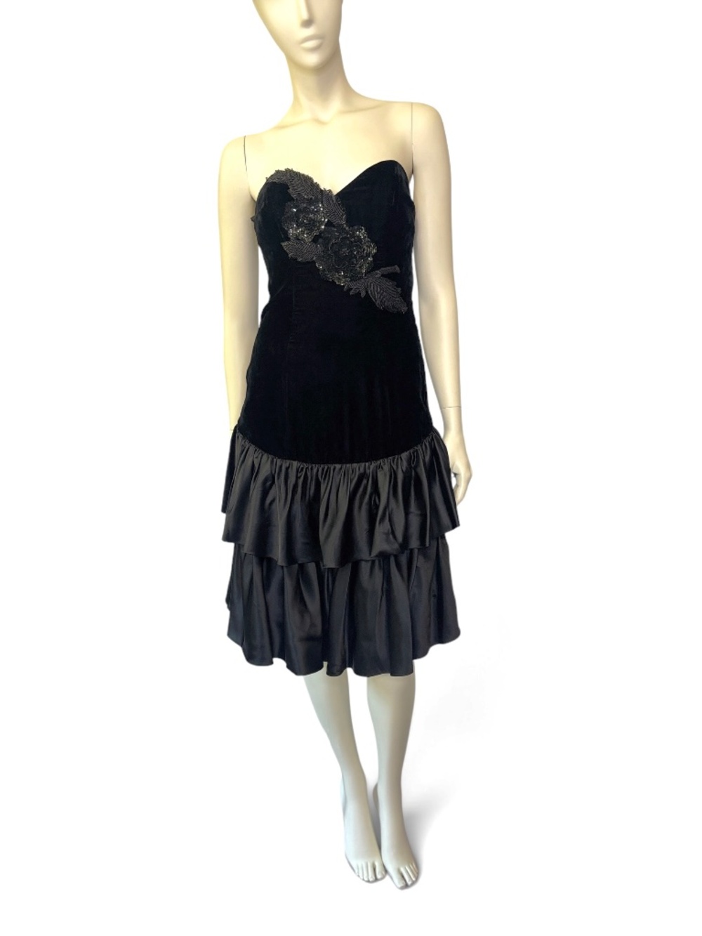 80s Alyce Designs Beaded Black Velvet Party Dress Strapless with Tiered Ruffles - Picture 6 of 13